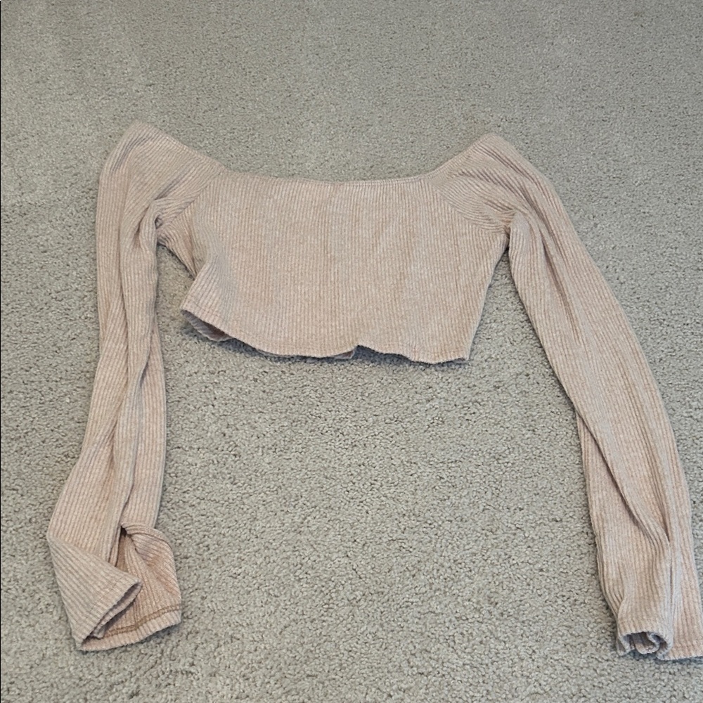 Chic Ribbed Crop Top - Picture 5 of 6